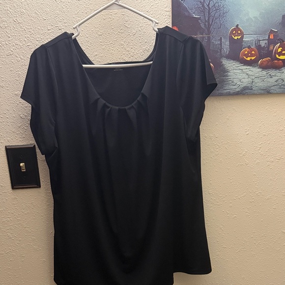 Worthington Elegant Black Scoop Neck Blouse - Picture 1 of 3